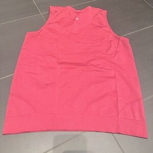 Lululemon Swiftly Breathe Relaxed-Fit Muscle Tank Top
ColourPink Lychee size 8